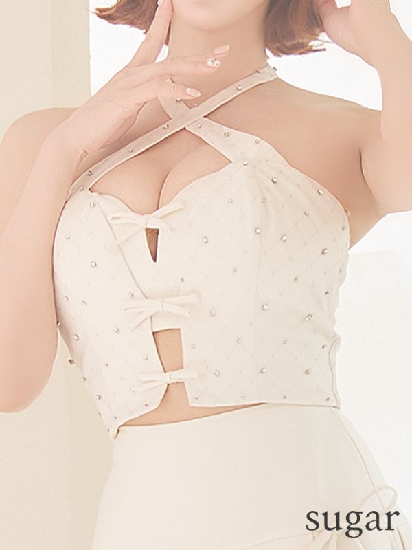 アイボリー モデル：明日花キララ　身長：162cm 着用サイズ：Sサイズ