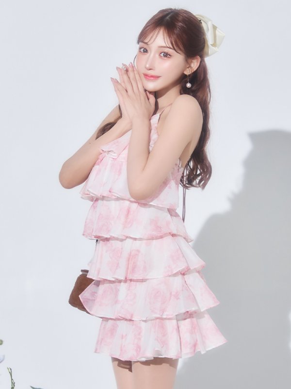 ピンク モデル:明日花キララ 身長:162cm 着用サイズ:Sサイズ