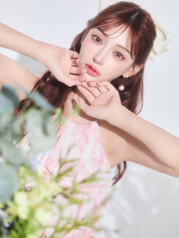 ピンク モデル:明日花キララ 身長:162cm 着用サイズ:Sサイズ