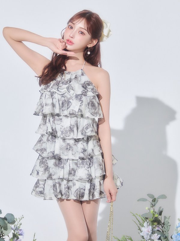 ホワイトxブラック モデル:明日花キララ 身長:162cm 着用サイズ:Sサイズ