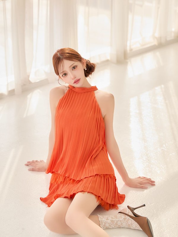 オレンジ　モデル：明日花キララ　身長：162cm 着用サイズ：Sサイズ
