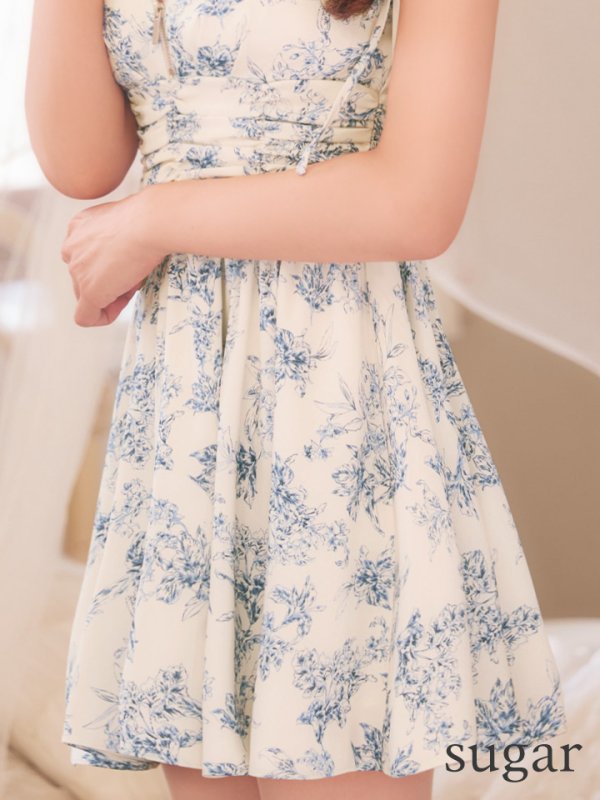 ネイビー　モデル：明日花キララ　身長162cm　着用サイズ：Sサイズ