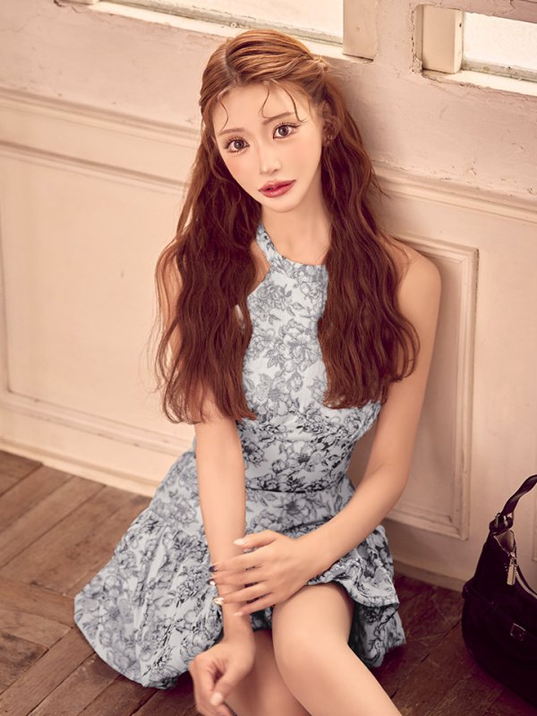 グレー　モデル：明日花キララ　身長：162cm 着用サイズ：Sサイズ