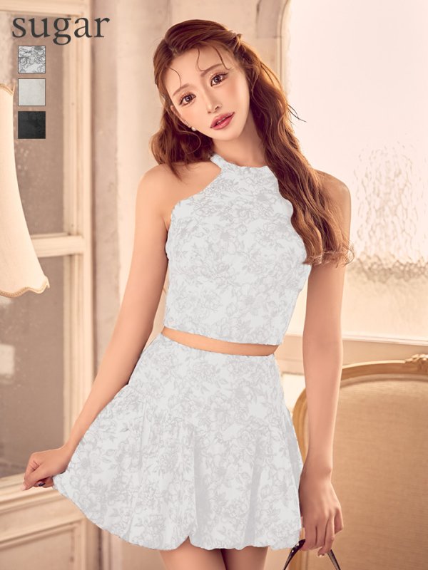 ホワイト モデル：明日花キララ　身長：162cm 着用サイズ：Sサイズ