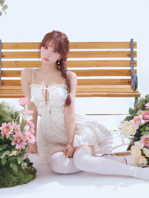 ブルー　モデル：三上悠亜　身長：159cm　着用サイズ：Sサイズ