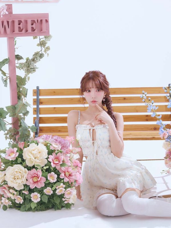 ブルー　モデル：三上悠亜　身長：159cm　着用サイズ：Sサイズ