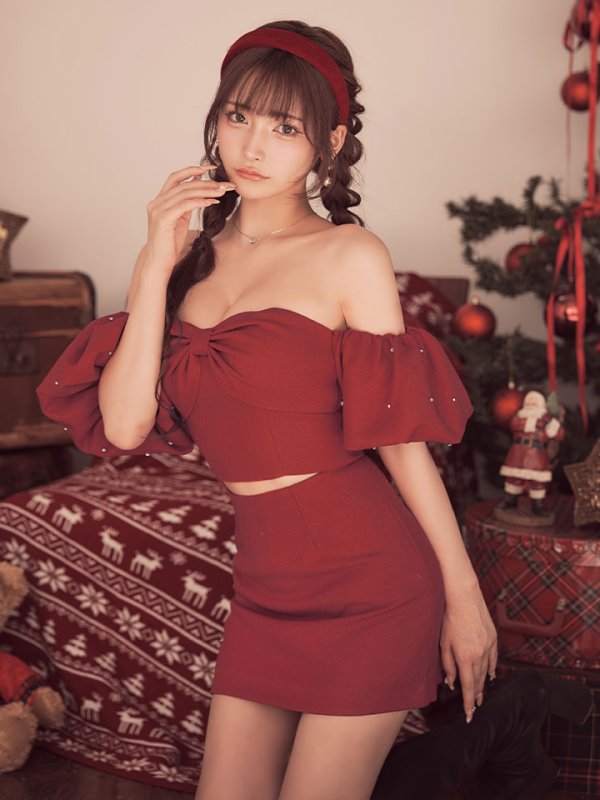 レッド　モデル：まみ　身長：160cm　着用サイズ：Sサイズ