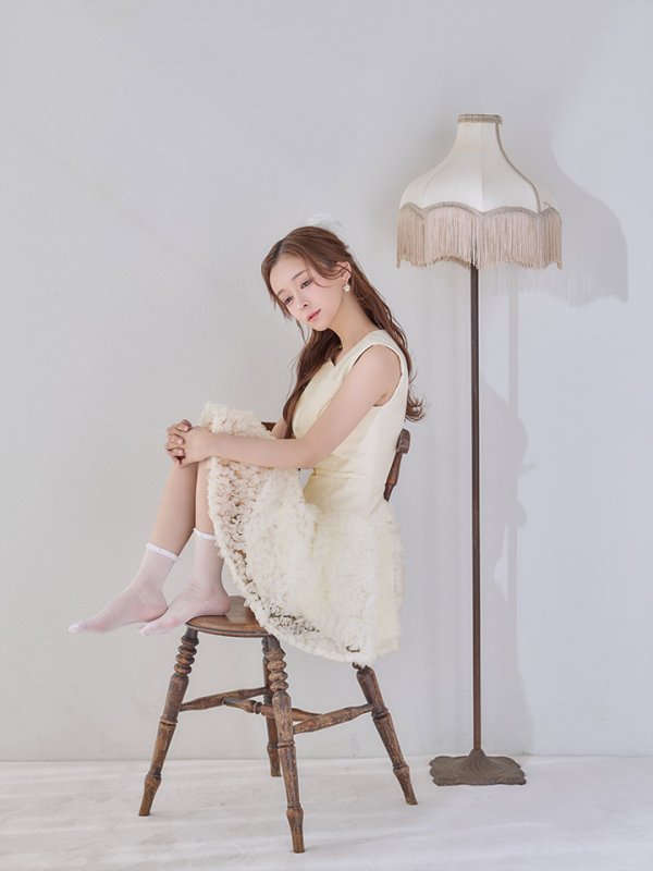 アイボリー　モデル：たまごあゆみ　着用サイズ：Sサイズ