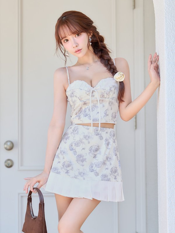 ブルー モデル：三上悠亜　身長：159cm　着用サイズ：Sサイズ