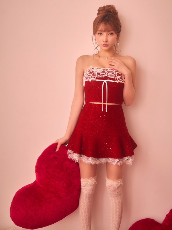 レッド　モデル：まみ　身長：161cm　着用サイズ：Sサイズ