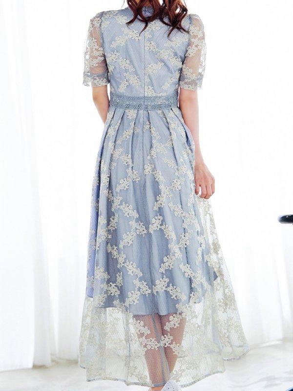 スモーキーブルー　モデル：真優川咲　身長：158cm　着用サイズ：8号(Sサイズ)