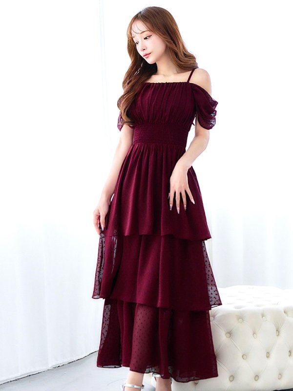 バーガンディ　モデル：真優川咲　身長：158cm　着用サイズ：8号(Sサイズ)