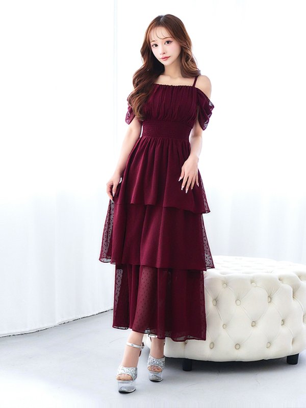 バーガンディ　モデル：真優川咲　身長：158cm　着用サイズ：8号(Sサイズ)