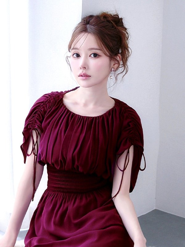 バーガンディ　モデル：ゆめ　身長：160cm　着用サイズ：8号(Sサイズ)