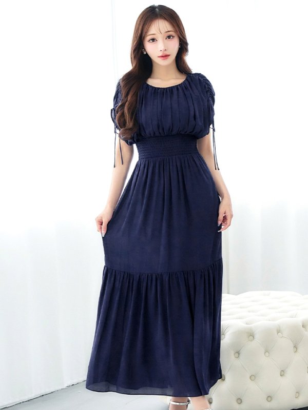 ネイビー　モデル：真優川咲　身長：158cm　着用サイズ：8号(Sサイズ)