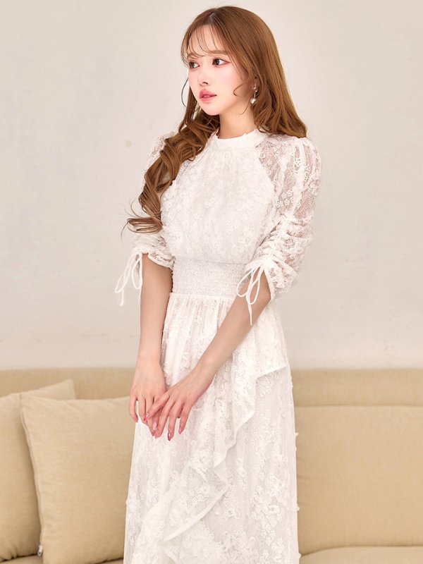アイボリー　モデル：真優川咲　身長：158cm　着用サイズ：8号(Sサイズ)