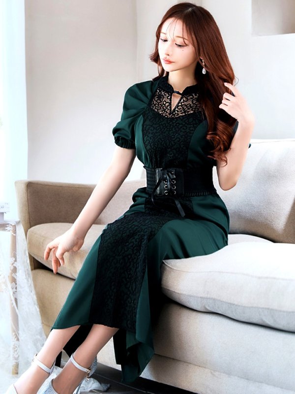 ダークグリーン モデル：真優川咲　身長：158cm　着用サイズ：8号(Sサイズ)