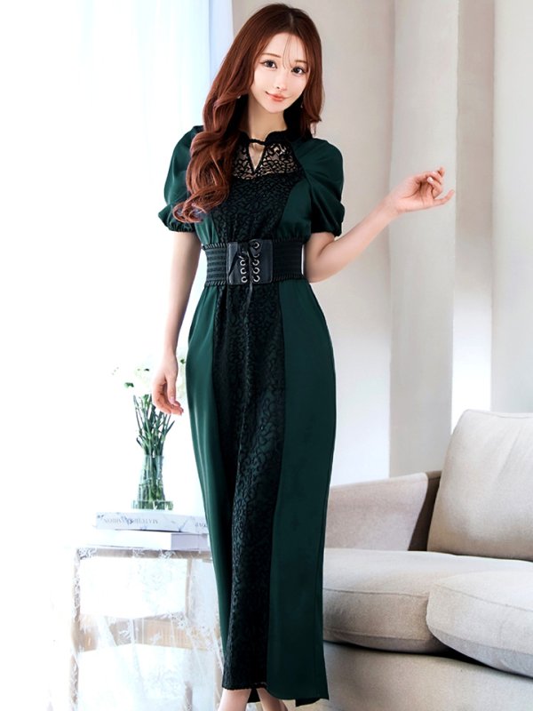 ダークグリーン モデル：真優川咲　身長：158cm　着用サイズ：8号(Sサイズ)