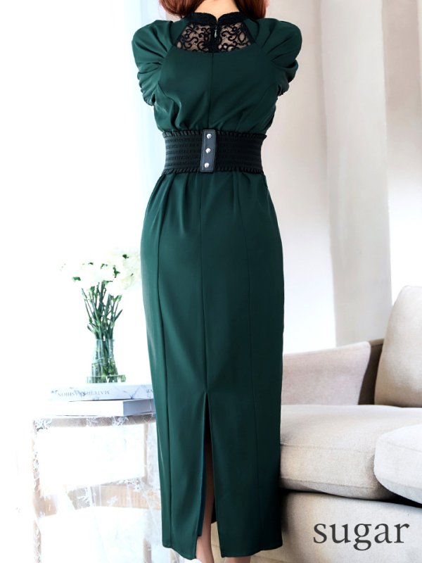 ダークグリーン モデル：真優川咲　身長：158cm　着用サイズ：8号(Sサイズ)