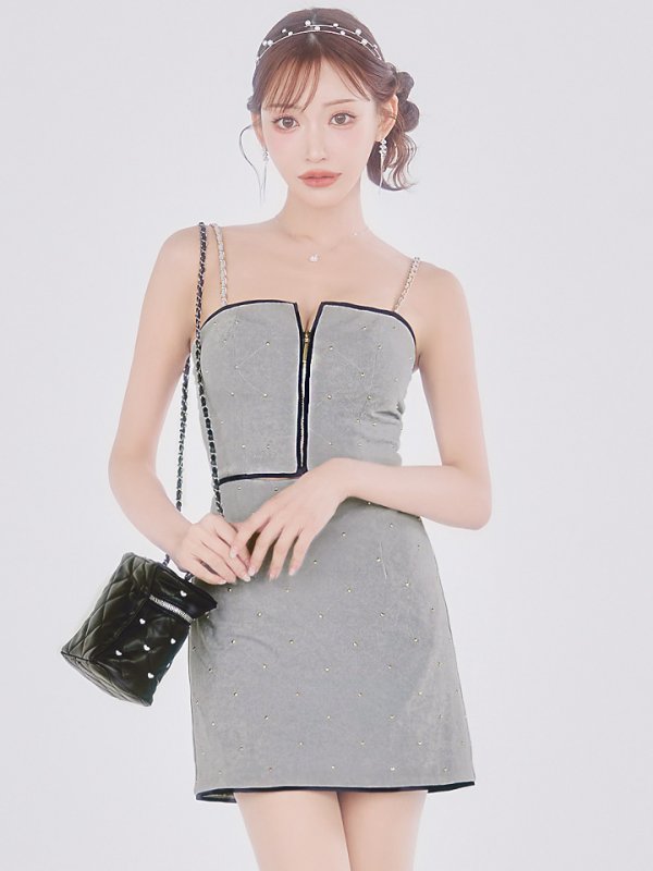 グレー モデル：明日花キララ　身長：162cm　着用サイズ：Sサイズ