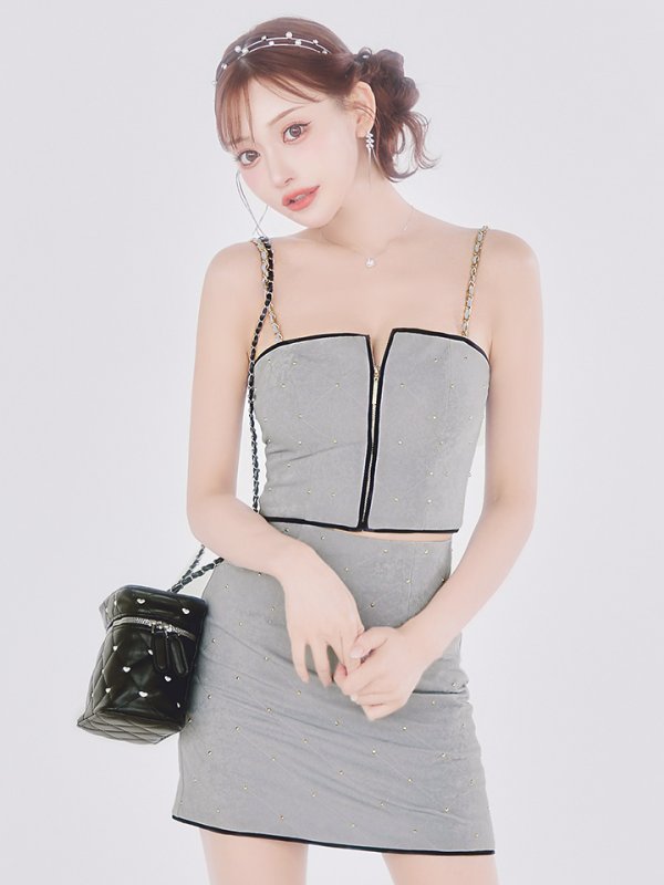 グレー モデル：明日花キララ　身長：162cm　着用サイズ：Sサイズ