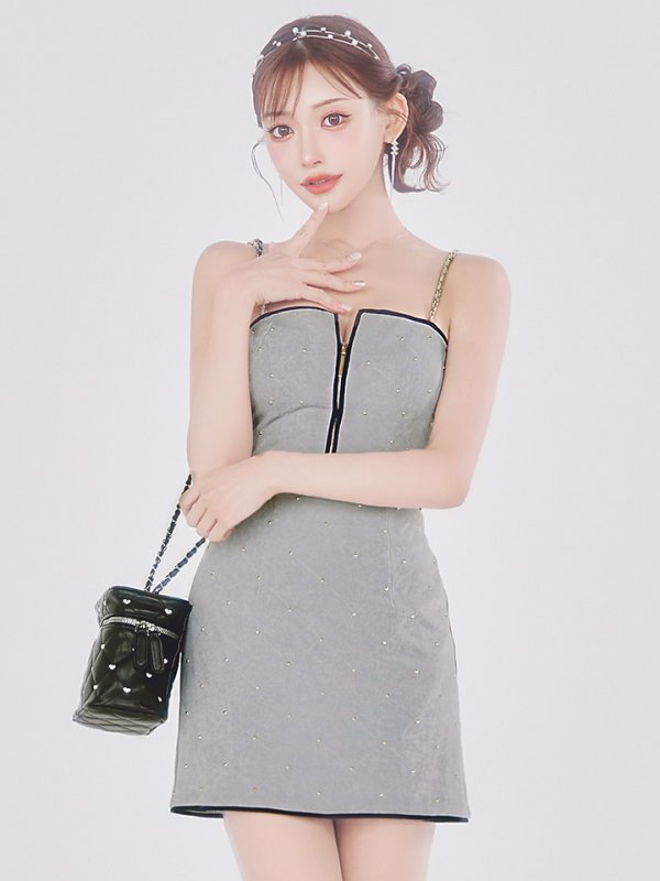 グレー モデル：明日花キララ　身長：162cm　着用サイズ：Sサイズ