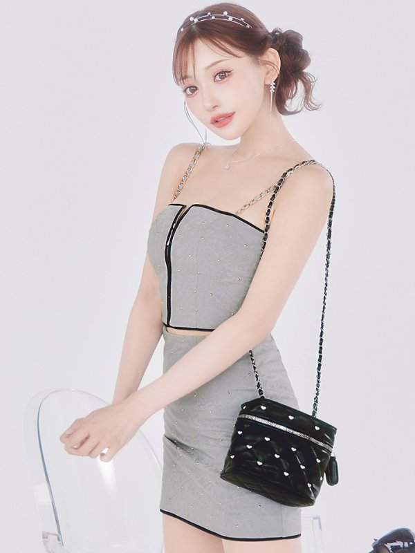 グレー モデル：明日花キララ　身長：162cm　着用サイズ：Sサイズ