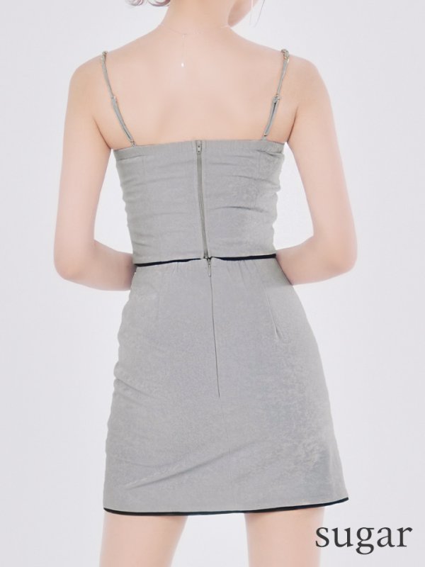 グレー モデル：明日花キララ　身長：162cm　着用サイズ：Sサイズ