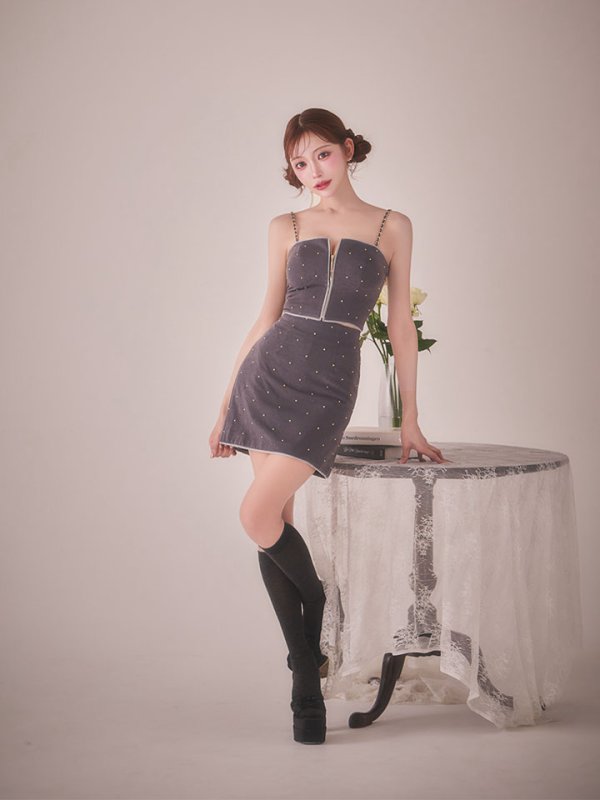 グレーxライトグレー モデル：明日花キララ　身長：162cm　着用サイズ：Sサイズ