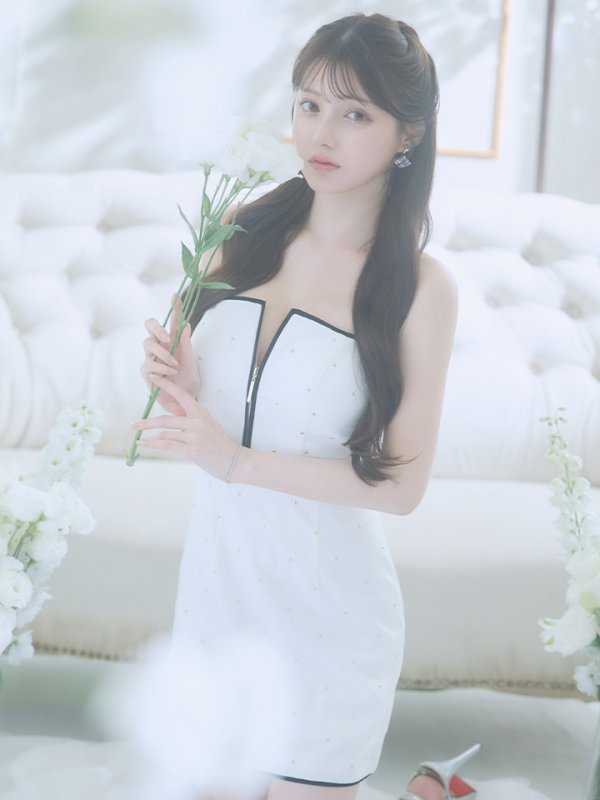 ホワイト モデル:ももか 身長:156cm 着用サイズ:Sサイズ