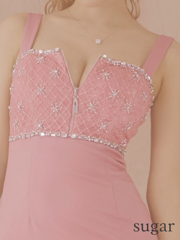 ピンク モデル：三上悠亜　身長：159cm　着用サイズ：Sサイズ