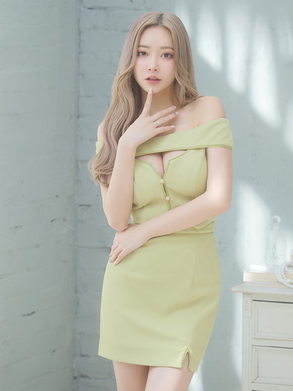 画像4: XSサイズあり【Glossy/グロッシー】オフショル/ バストカット/ タイト/ セットアップ/ ミニドレス/ キャバドレス[OF08] (4)