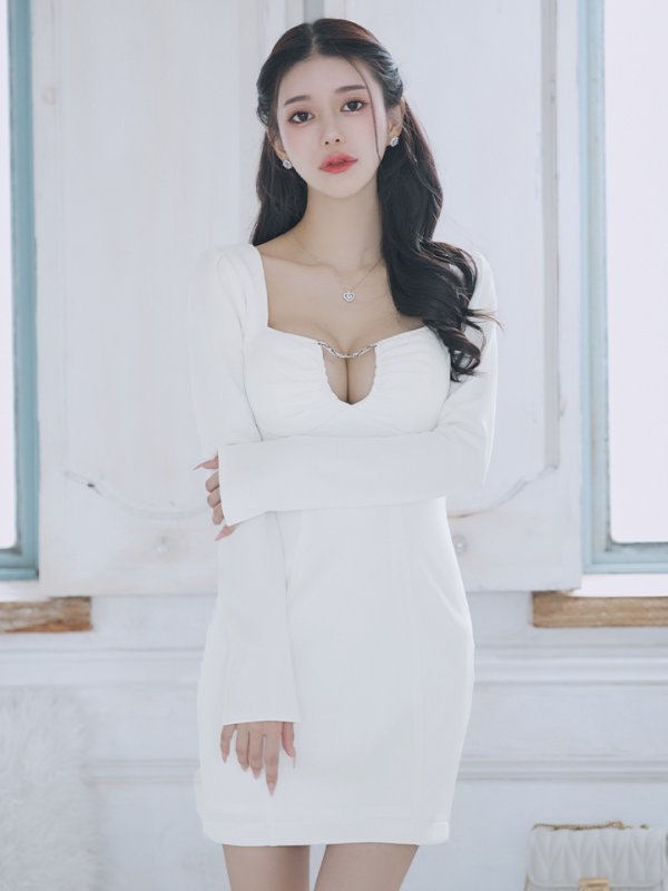 画像15: XSサイズあり【Glossy/グロッシー】ロングスリーブ/ スクエアカット/ バックリボン/ タイト/ ミニドレス/ キャバドレス[OF08] (15)