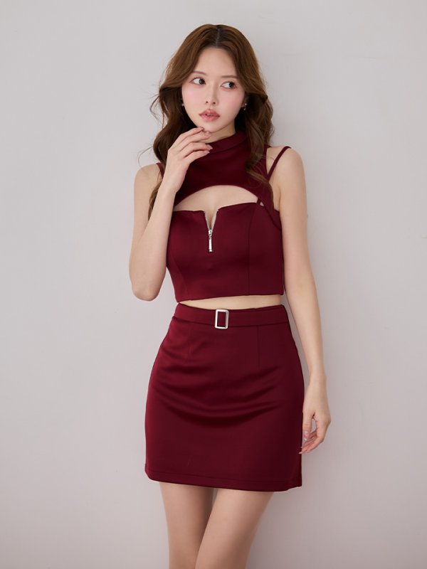 レッド　モデル：ゆめ　身長：160cm　着用サイズ：Sサイズ