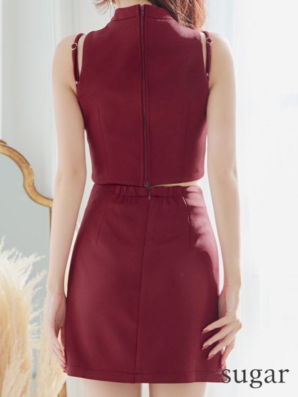 レッド モデル:ぴょな 身長:160cm 着用サイズ:Sサイズ