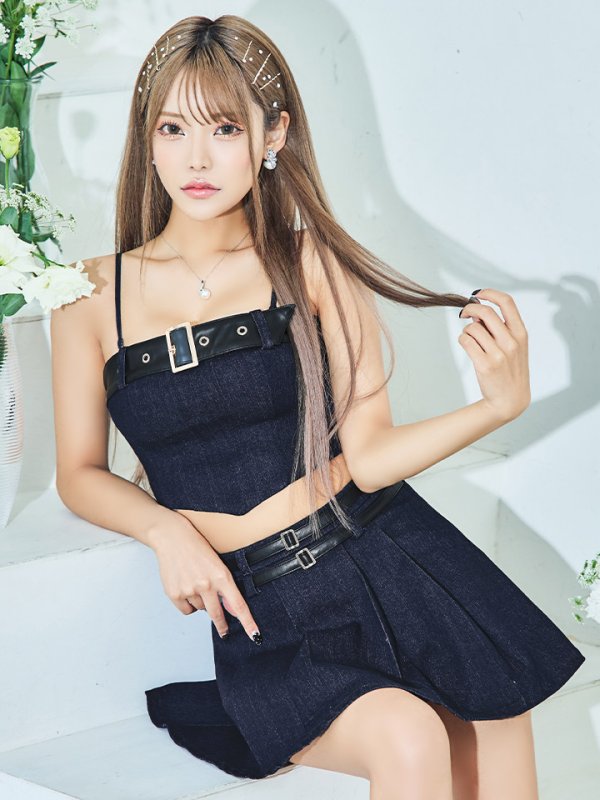 ブルーデニム モデル:如月れい 身長:156cm 着用サイズ:Sサイズ