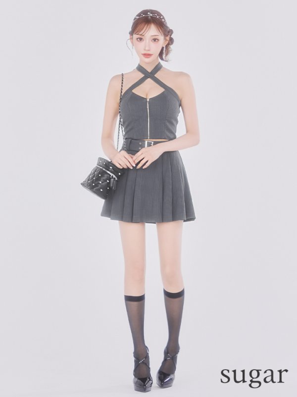 グレー モデル：明日花キララ　身長：162cm 着用サイズ：Sサイズ