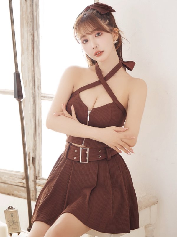 ブラウン モデル：三上悠亜　身長：158cm　着用サイズ：Sサイズ