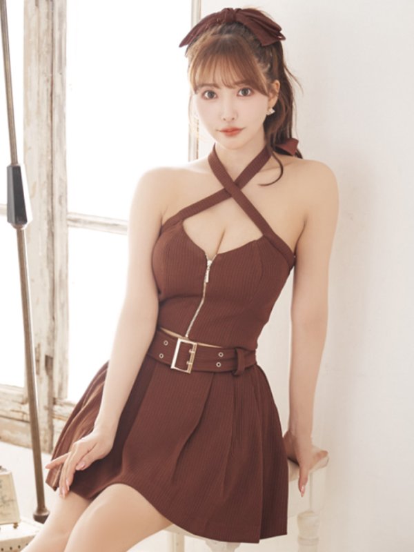 ブラウン モデル：三上悠亜　身長：158cm　着用サイズ：Sサイズ