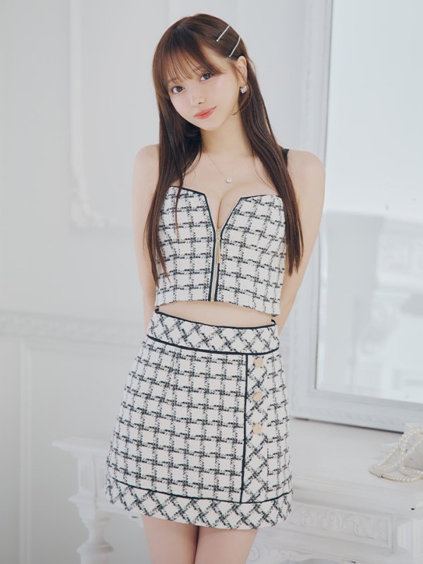 ホワイト モデル:羽澄まり 身長:158cm 着用サイズ:Sサイズ