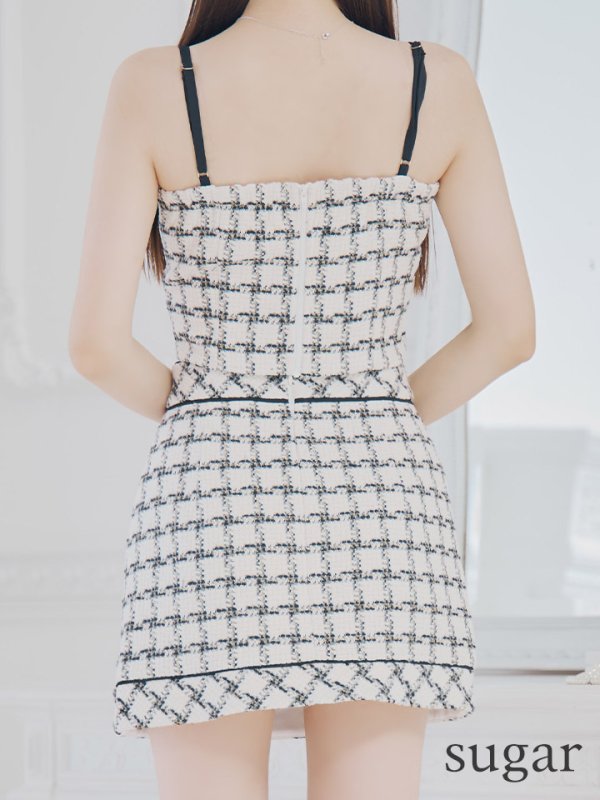 ホワイト モデル:羽澄まり 身長:158cm 着用サイズ:Sサイズ