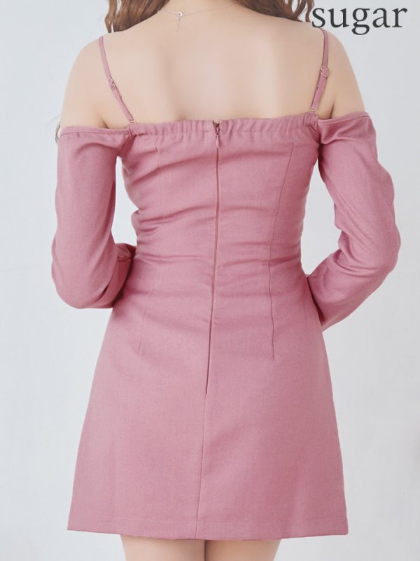 ピンク モデル：明日花キララ　身長：162cm　着用サイズ：Sサイズ