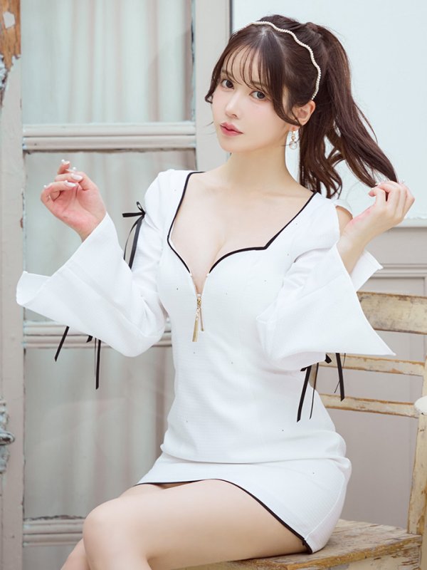 画像2: XSサイズあり【Glossy/グロッシー】リボンラインスリーブ/ 袖付き/ スタッズ/ フロントジップ/ フレア/ ミニドレス/ キャバドレス[OF08] (2)
