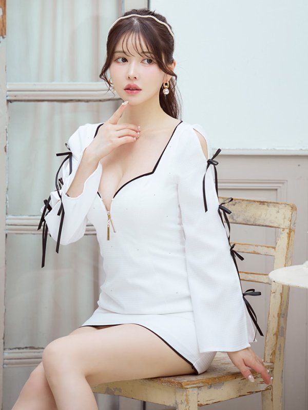 画像3: XSサイズあり【Glossy/グロッシー】リボンラインスリーブ/ 袖付き/ スタッズ/ フロントジップ/ フレア/ ミニドレス/ キャバドレス[OF08] (3)