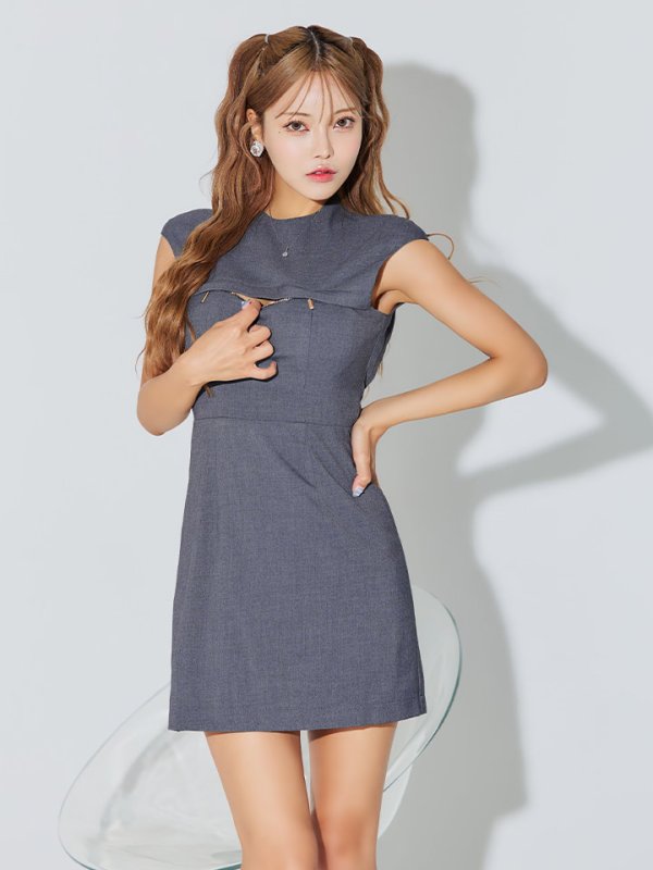 グレー モデル：如月れい　身長：156cm　着用サイズ：Sサイズ