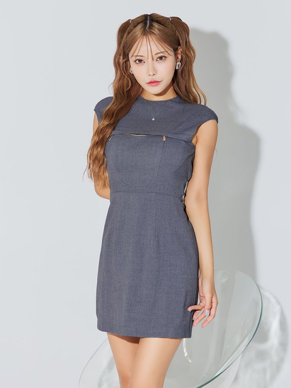 グレー モデル：如月れい　身長：156cm　着用サイズ：Sサイズ