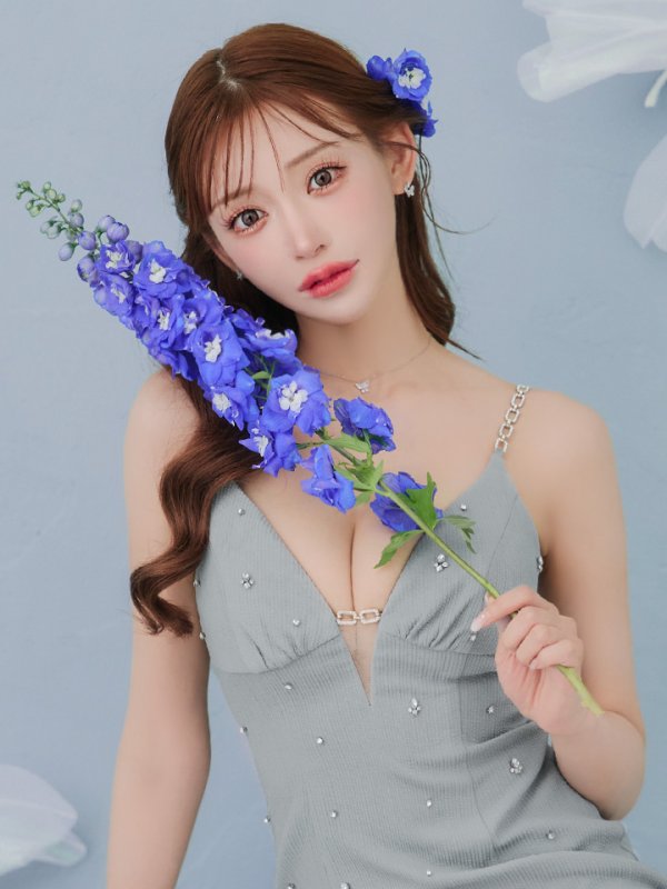 ブルー モデル:明日花キララ 身長:162cm 着用サイズ:Sサイズ