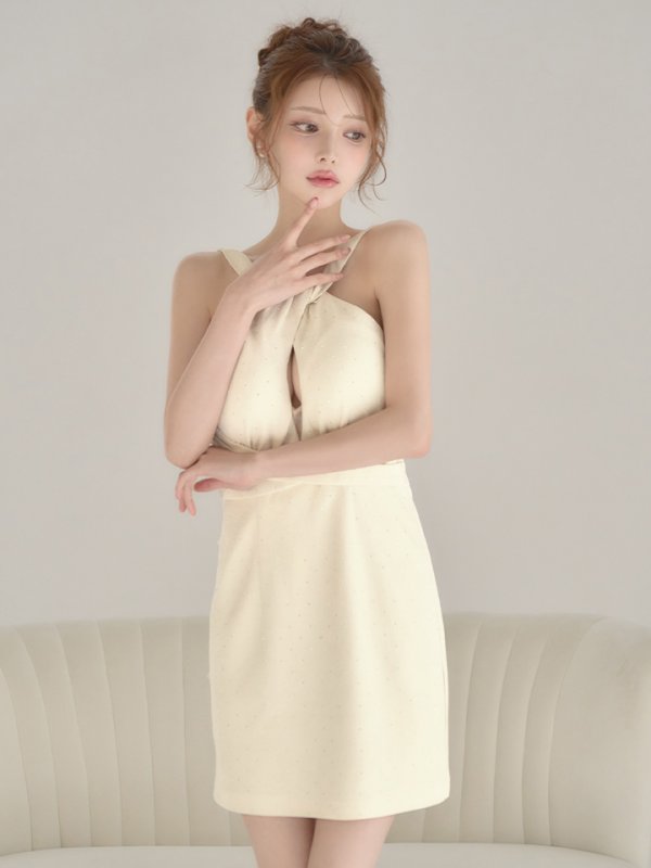 アイボリー モデル：ももか　身長：156cm　着用サイズ：Sサイズ