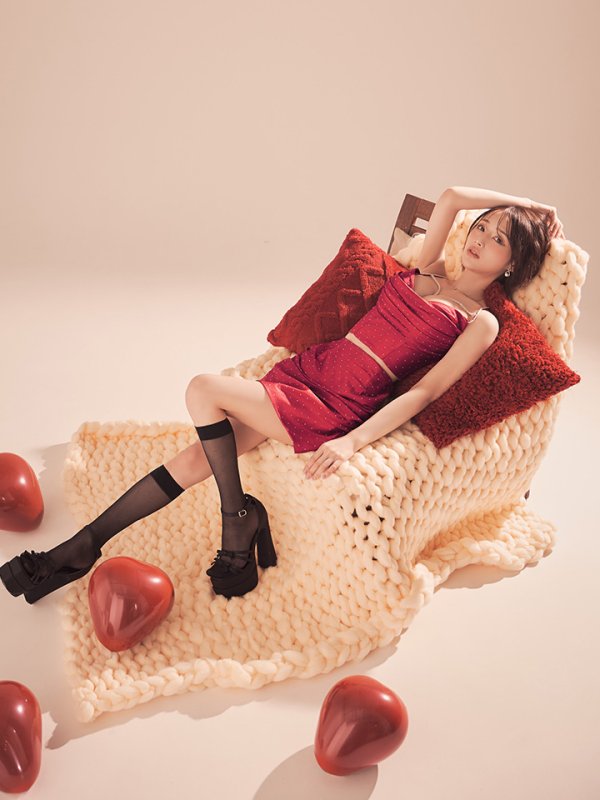 レッド モデル：りこ　身長：156cm　着用サイズ：Sサイズ