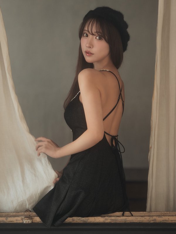 ブラック　モデル：三上悠亜　身長：159cm　着用サイズ：Sサイズ